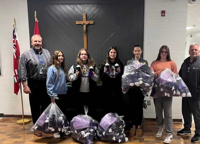 Noelle’s Gift Donates Water Bottles to All Grade 1 Students Across Chatham-Kent and Sarnia-Lambton